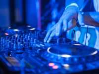 Electro Ice Night & DJ