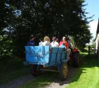 Balade en tracteur vintage - Ferme-musée du Cotentin