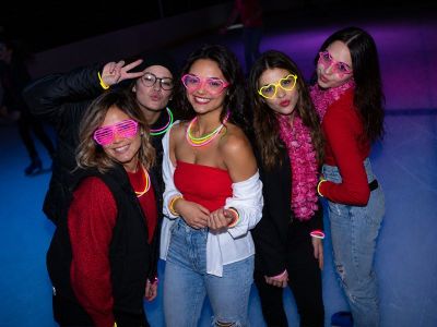 Soirée fluo sur la glace à Colmar