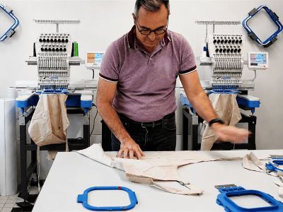 Visite d'un atelier de broderie et de personnalisation textile à Heiligenstein